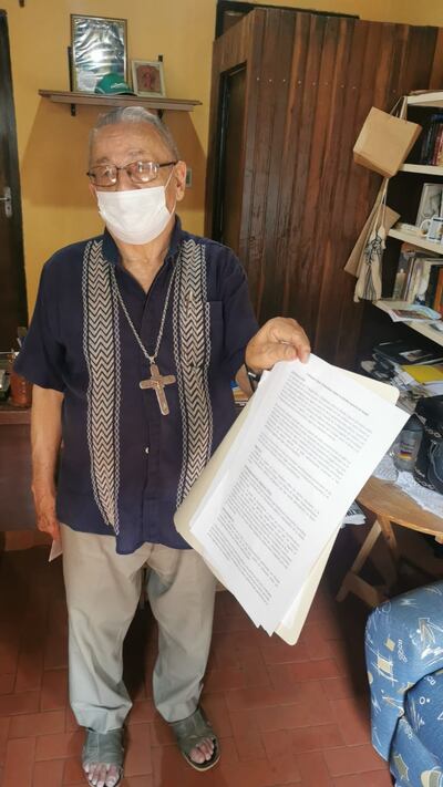 Monseñor Melanio Medina encabeza la protesta de diversas organizaciones aglutinadas para exigir a la Fiscalía que investigue el tema de la deuda espuria de Itaipú.