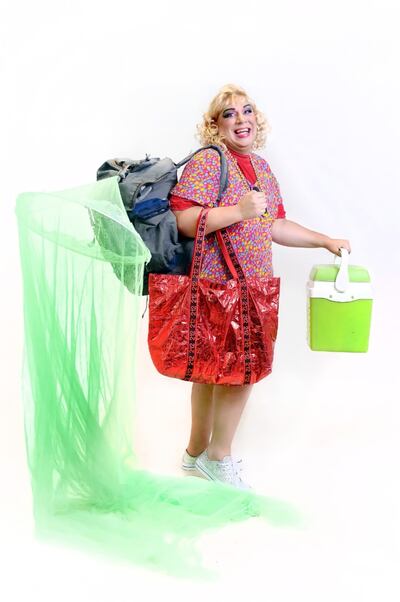 Hugo Robles escribió y dirige “Santa risa, santo remedio”, que continúa en el Teatro Latino este fin de semana.