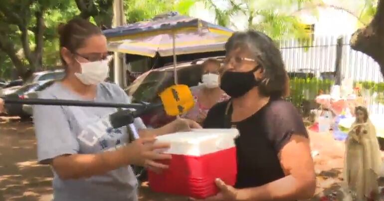 Doña Pablina Cardozo donó hoy medicamentos para pacientes con COVID-19