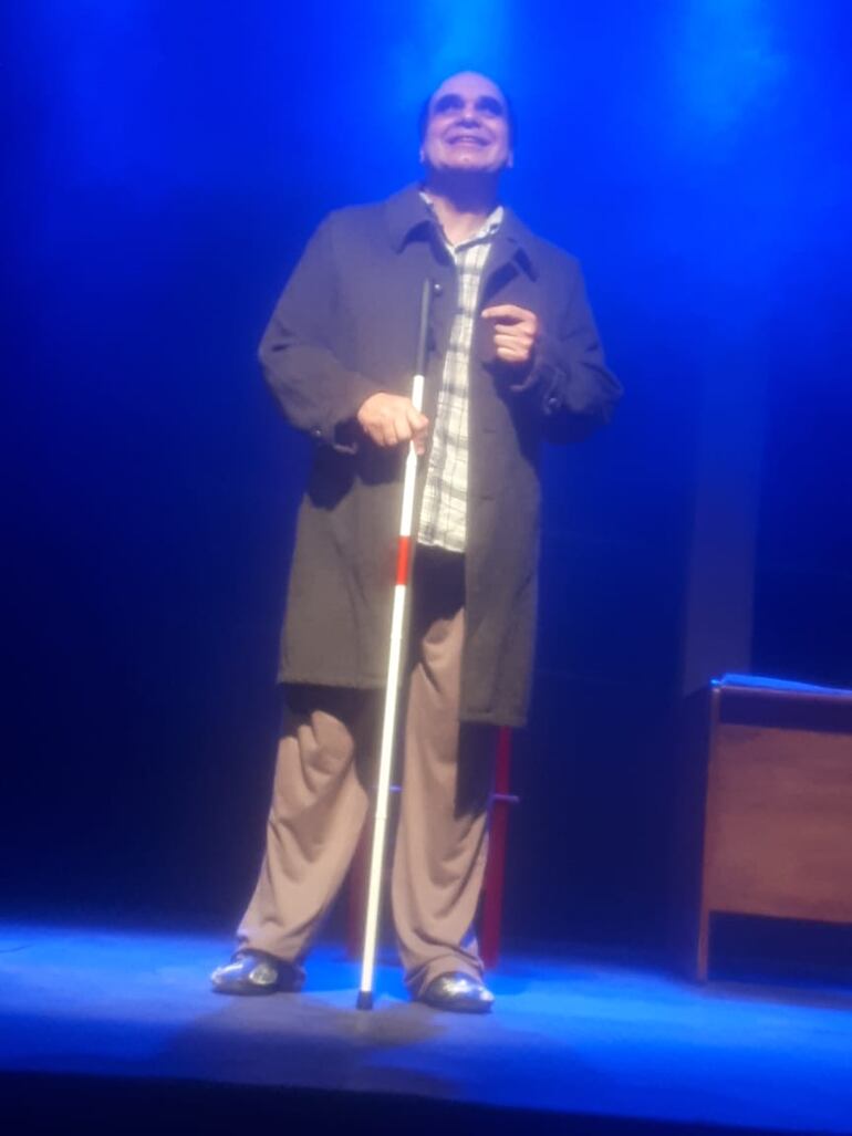 El periodista Javier Yubi hoy pisará por primera vez el escenario del Teatro Municipal de Asunción en su faceta de actor. (Gentileza/Javier Yubi)