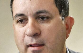 Senador Amado Florentín (PLRA) advirtió que no podían aprobar un subsidio sin aclarar cuál será su fuente de financiamiento.