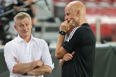 Ole Gunnar Solskjaer (d), técnico del Manchester United.