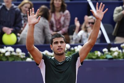 El tenista español Carlos Alcaraz tras vencer en su partido contra el griego Stefanos Tsitsipas.