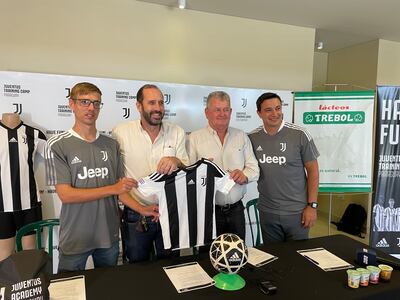 (Izq) Danny Friesen, Orie Toews, Adolf Kauenhowen y Renzo Ferrari.