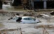 Un automóvil en una zona inundada de la ciudad de Kastamonu, Turquía.