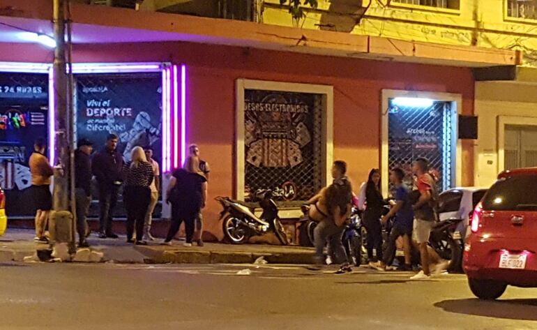 Pelea frente al local Toc Toc