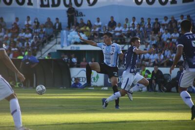 Por el marcador de 2-1, Guaireña superó al Sportivo Ameliano en Villarica.