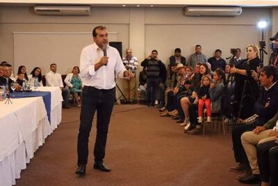 El intendente de la ciudad de Tobatí Dan Alberto Gonzales (PLRA), oficializó su candidatura a gobernador de Cordillera.