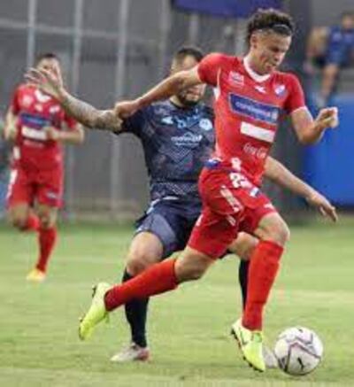 Carlos Espínola estará en el microciclo de la selección