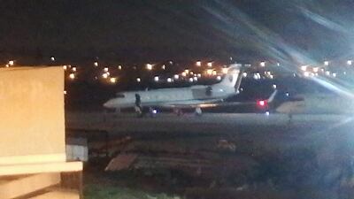 Fotografía que circuló a través de las redes sociales que muestra al avión de Lionel Messi en el Silvio Pettirossi, hoy.