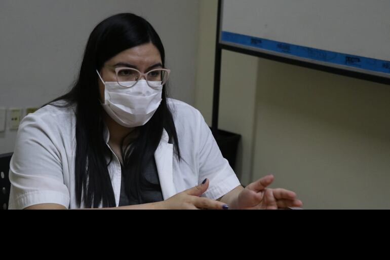 Dra. Noelia Ruíz Díaz, jefa de Médicos Residentes y Coordinadora Asistencial del Hospital de Clínicas.