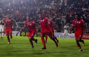 Guillermo Hauché (29), volante que actualmente juega en General Caballero JLM sonó en el entorno de Cerro Porteño.