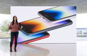 Por primera vez, Apple lleva al SE la compatibilidad con la red ultrarápida 5G, convirtiéndolo en uno de los pocos teléfonos económicos que son compatibles con este nuevo estándar tecnológico.