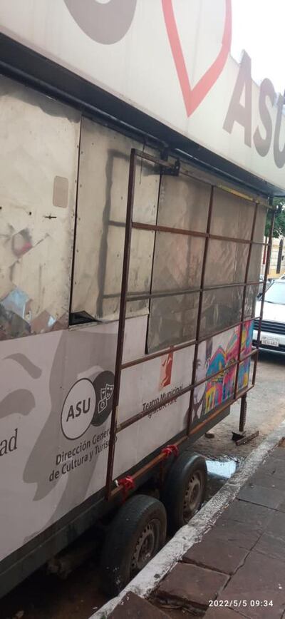 El "food truck" donde funciona la cocina del Teatro Municipal de Asunción fue una vez más objeto de robo por parte de delincuentes.