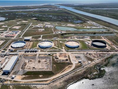 Campo de reserva de petróleo en Freeport, Texas.  (AFP)