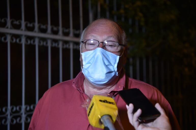 Óscar Singer, dueño de la mascota.