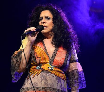 La cantante brasileña Gal Costa durante una de sus últimas presentaciones en Paraguay. Hoy recibió el último adiós en Sao Paulo, Brasil.