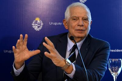 El jefe de la diplomacia europea, Josep Borrell, dirige una conferencia en la Residencia de Suárez, en Montevideo. (AFP)