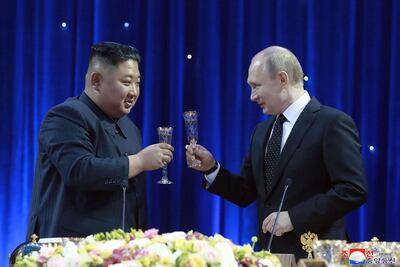 El líder norcoreano Kim Jong-Un elogia el "liderazgo" y la "firme voluntad” del presidente de Rusia, Vladimir Putin, en su 70 cumpleaños que se recuerda hoy. (archivo)