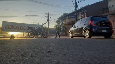 Carteles marcan el inicio de zona de obras sobre la avenida Eusebio Ayala pero conductores reclaman la falta de señalización previa, para no toparse con los cierres de manera repentina.
