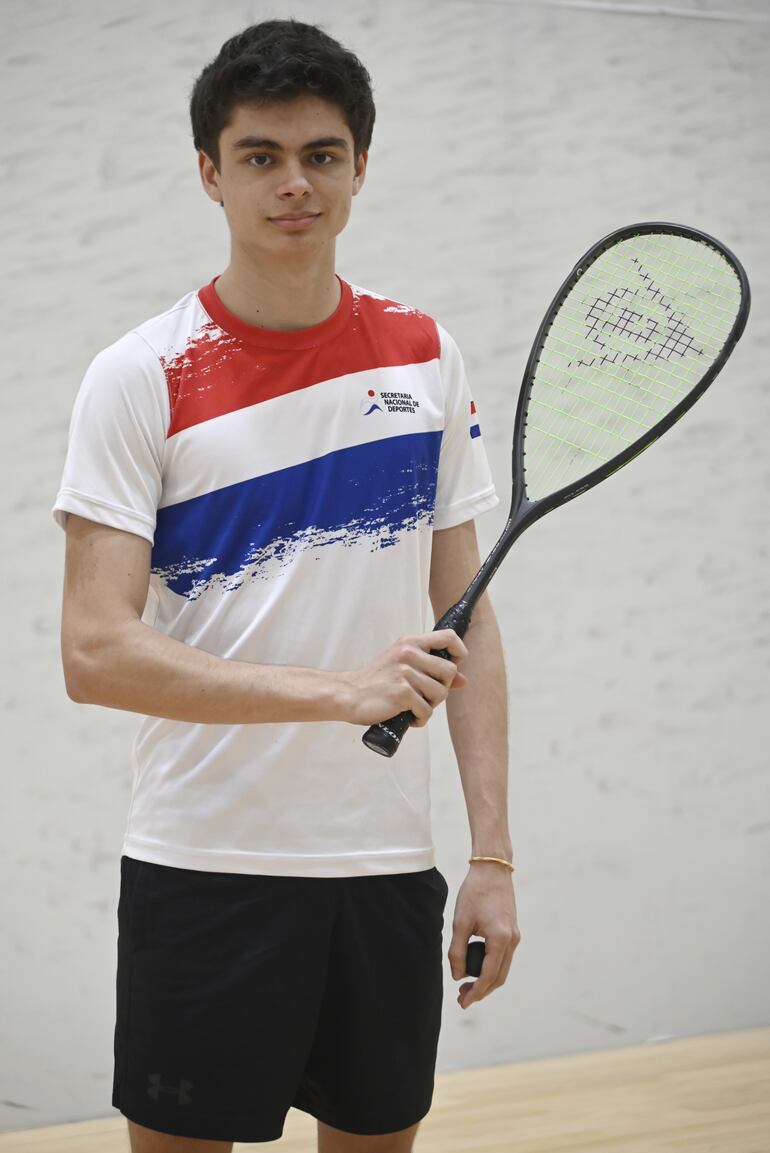 Damián Casarino Villalba, 5 de marzo de 2004, 18 años. Modalidad: Singles,
dobles y mixtos.