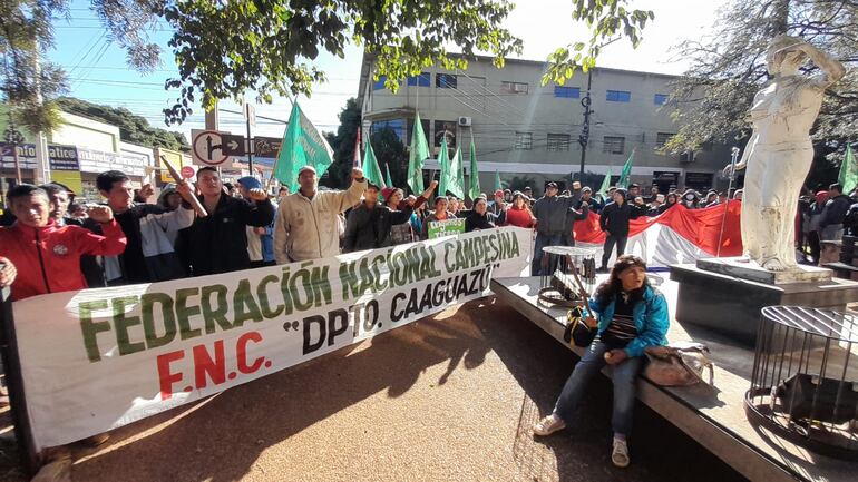 La movilización hace en varias partes de Caaguazú en apoyo de los detenidos.
