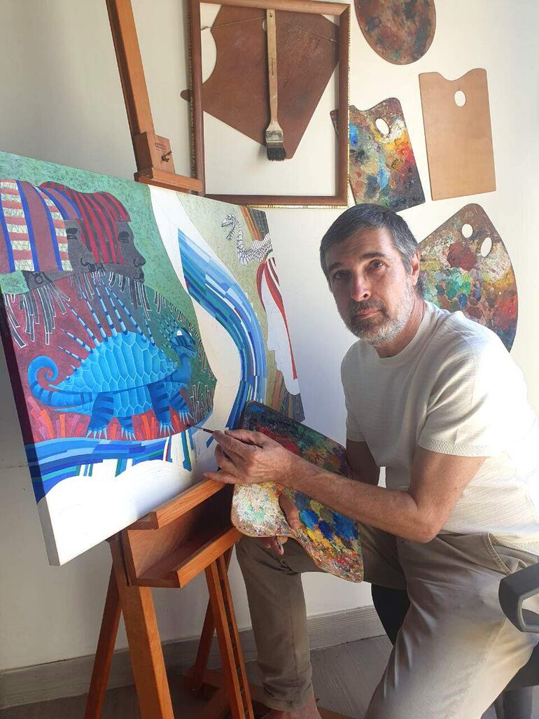 El pintor ucraniano Victor Shtivelberg en pleno proceso de creación de uno de sus cuadros.