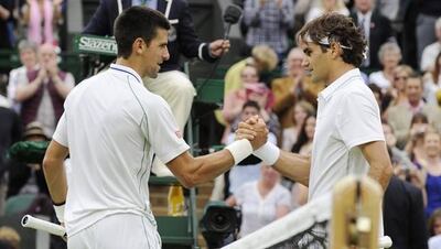 Djokovic (i) elogió a Federer (d).