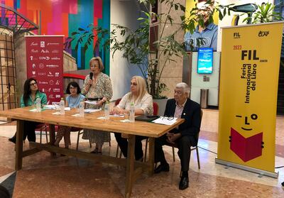Gabriela Ríos, Eloisa Vaello, Nilda García, Nancy Benítez y Bernardo Neri Farina, durante el acto de lanzamiento oficial de la FIL 2023.