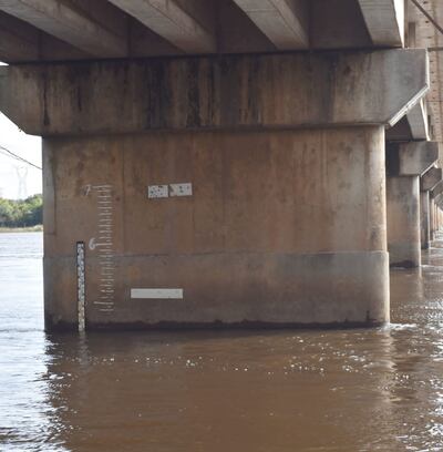 El nivel del río Tebicuary es de unos 5 metros. La altura normal oscila entre 2,50 y 3 metros.