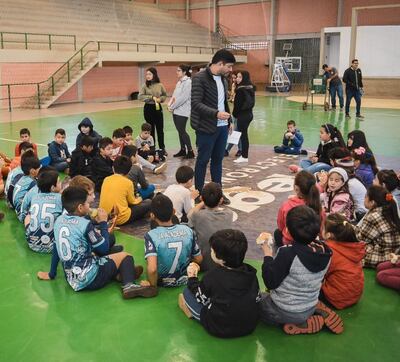 La colonia de vacaciones está enfocada al deporte.