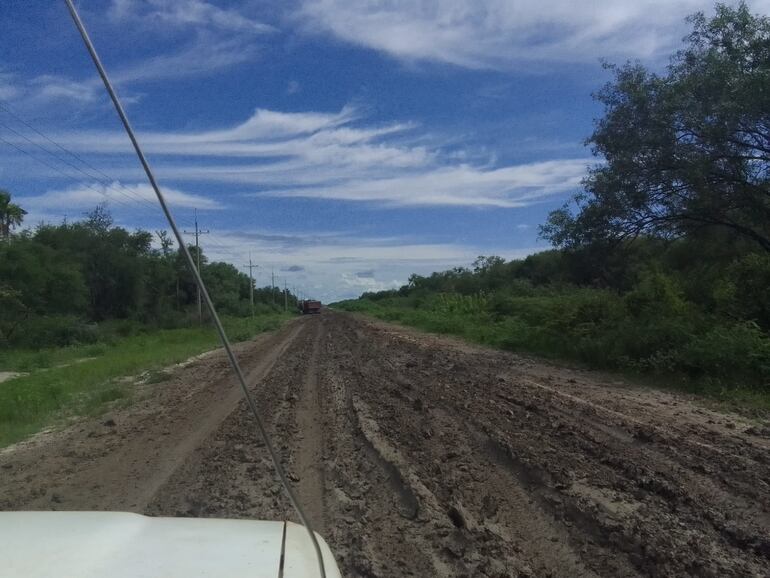 Tras las ultimas lluvias, los caminos de tierras quedaron bastante dañados en el Alto Paraguay.