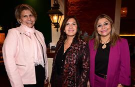 Mónica Cramer, María Elena Piscoya y Norka Zanabria.