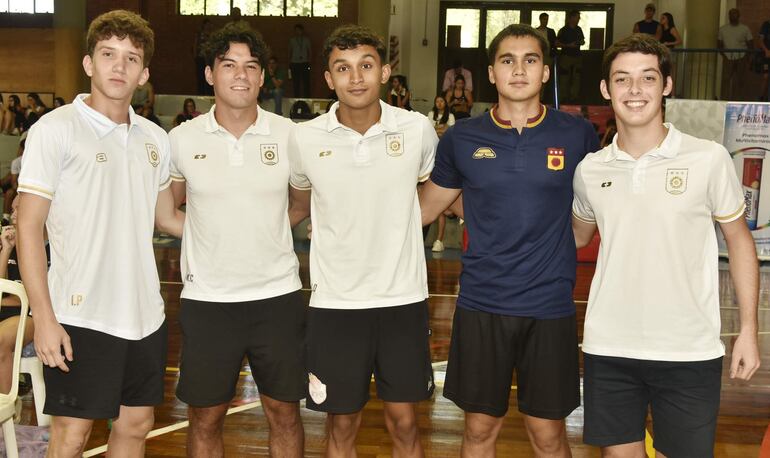 Los chicos de Campo Alto, Tibor Horvath, Mauricio Casaccia, Joaquín Duarte, Diego Figari y Benjamín Pereyra.
