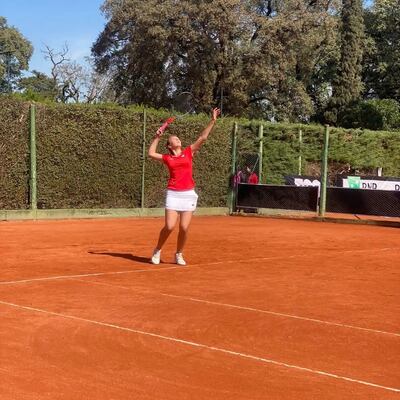 Gran torneo de Sofía Magalí Barreto, quien se consagró ayer campeona en singles y dobles 16 años en Rakiura.