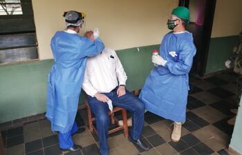 Al menos 230 muestras serán analizadas en los próximos días para determinar si se produjeron contagios masivos por medio del ciudadano que luego falleció en Concepción.