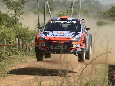 Fabrizio Zaldívar en plena competencia del Rally de Cordillera con el Hyundai i20 R5.