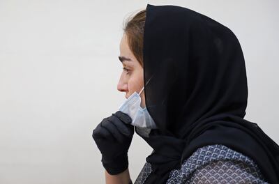 Una mujer con mascarilla en un centro de pruebas de covid-19 en Sulaymaniyah, en la región iraquí autónoma de Kurdistán.