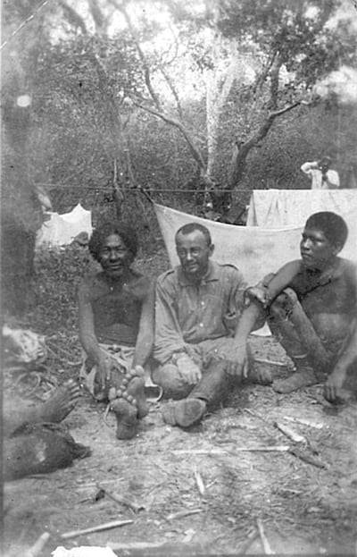 Turgot, Cp. Serebriakoff y Kymaha, en una de las fotografías que incluye el libro a presentarse