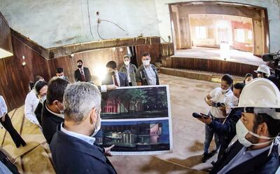 El presidente Mario Abdo Benítez verificó el inicio de los trabajos de restauración en el Teatro Municipal de Villarrica.