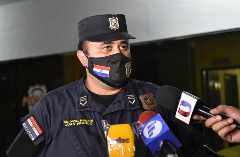 Suboficial inspector Juan Franco, de la comisaría 53a. Central barrio San Miguel.