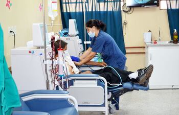 El proceso de compra es para la adquisición de medicamentos que serán utilizados para la atención a pacientes dializados.