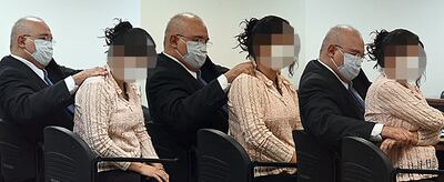 El abogado Max Narváez intenta relajar a su clienta, la madre de la niña desaparecida, con un masaje en plena sala de juicio.