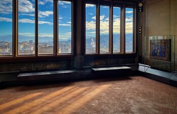 El divulgador científico, periodista, presentador de televisión y ensayista italiano Piero Angela ha fallecido esta noche en Roma a los 93 años, anunció su hijo, el conocido paleontólogo, periodista e historiador Alberto Angela.