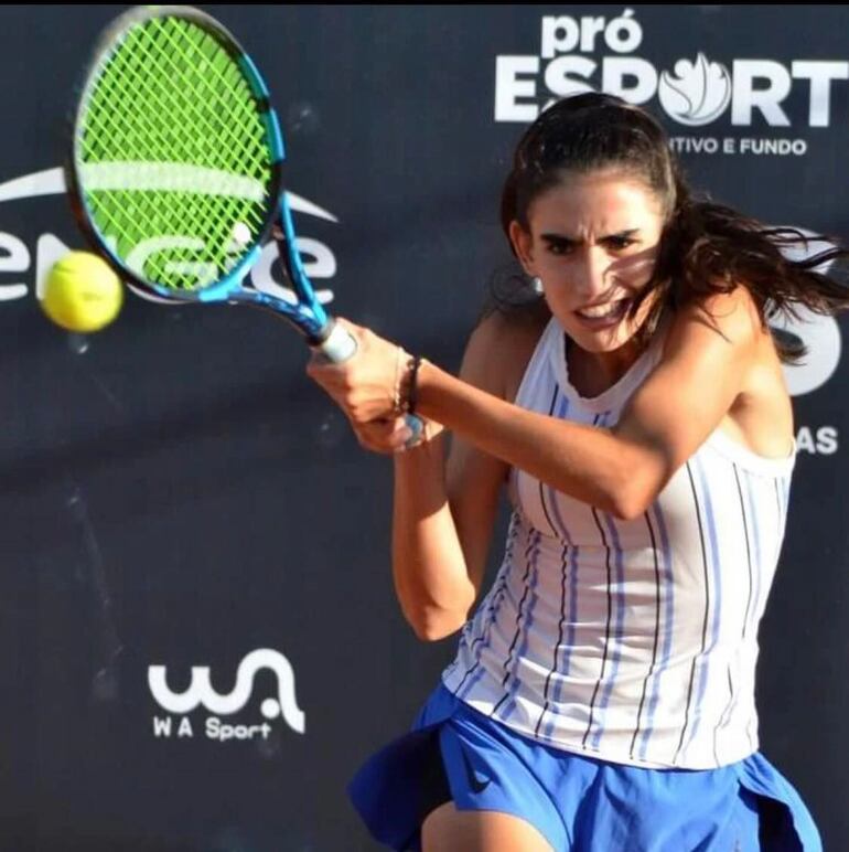 Julieta Marcos Cattoni también avanzó a semifinal de 14 años.