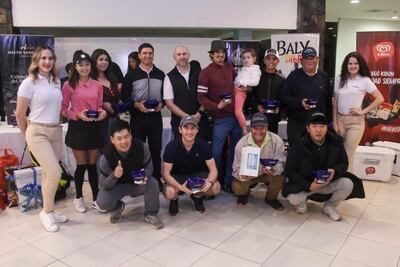 El lote de ganadores del eslabón de los circuitos de torneos de este año, en el Asunción Golf Club.