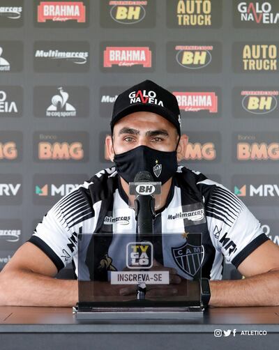 Junior Alonso durante la presentación oficial en el Atlético Mineiro.