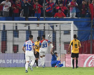 Gol de Robert Morales (24 años), el primero del Ciclón en Sajonia.