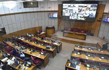 Senadores realizaron una extraña "jugada" para evitar millonarios desembolsos a municipios de Itapúa y Misiones.