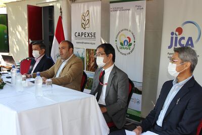 Gilberto Ozorio, presidente CAPEXSE; Rodrigo González, titular del Senave; Yasushi Fukui, representante Residente de la JICA en Paraguay;  Taigo Endo, experto asesor de JICA.